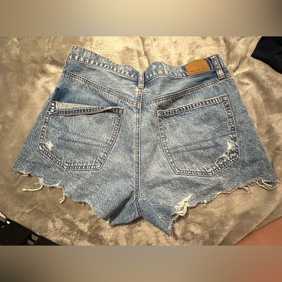 American Eagle Boyfriend Jean Shortd - Picture 4 of 4